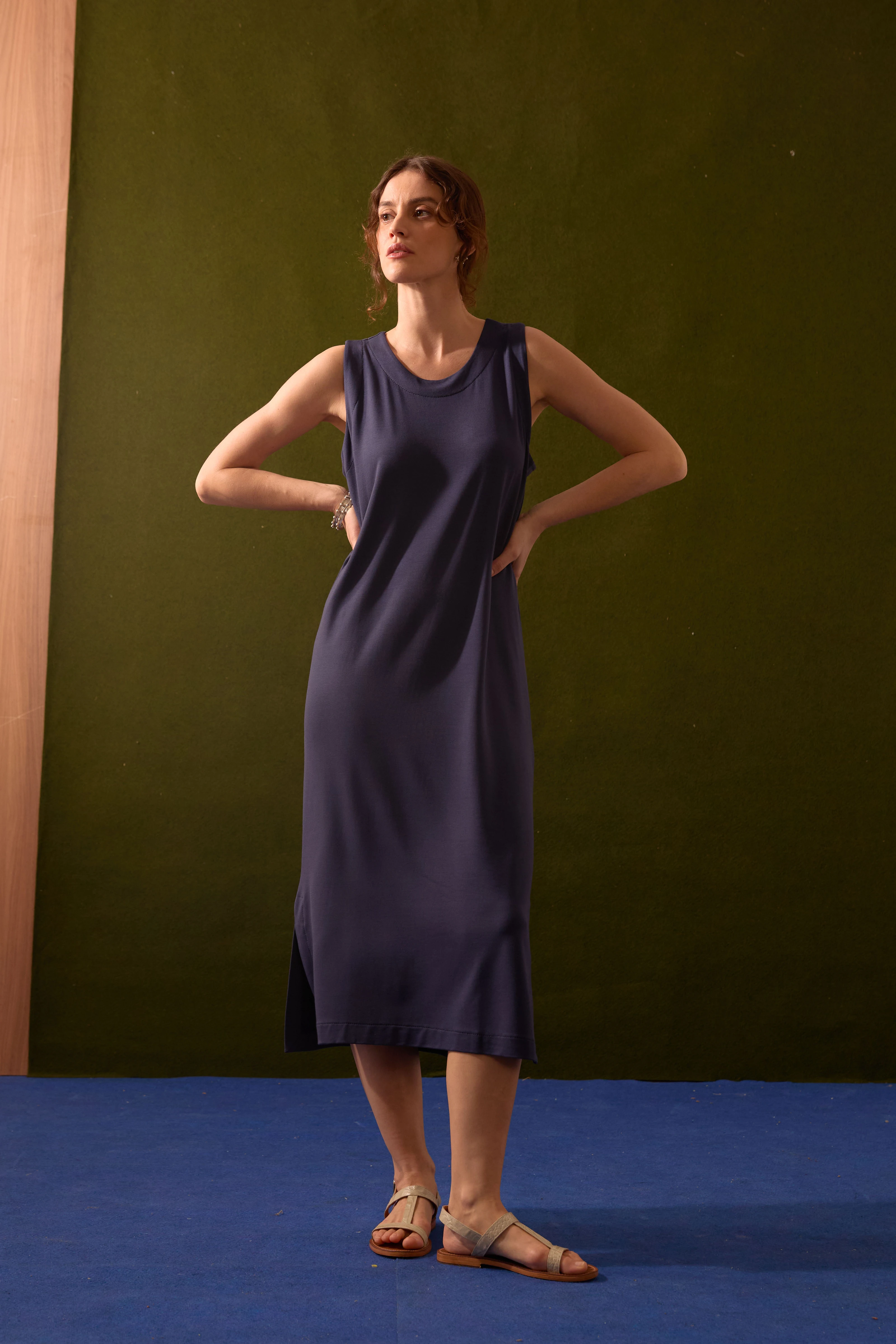 VESTIDO MALHA "VP" FENDA