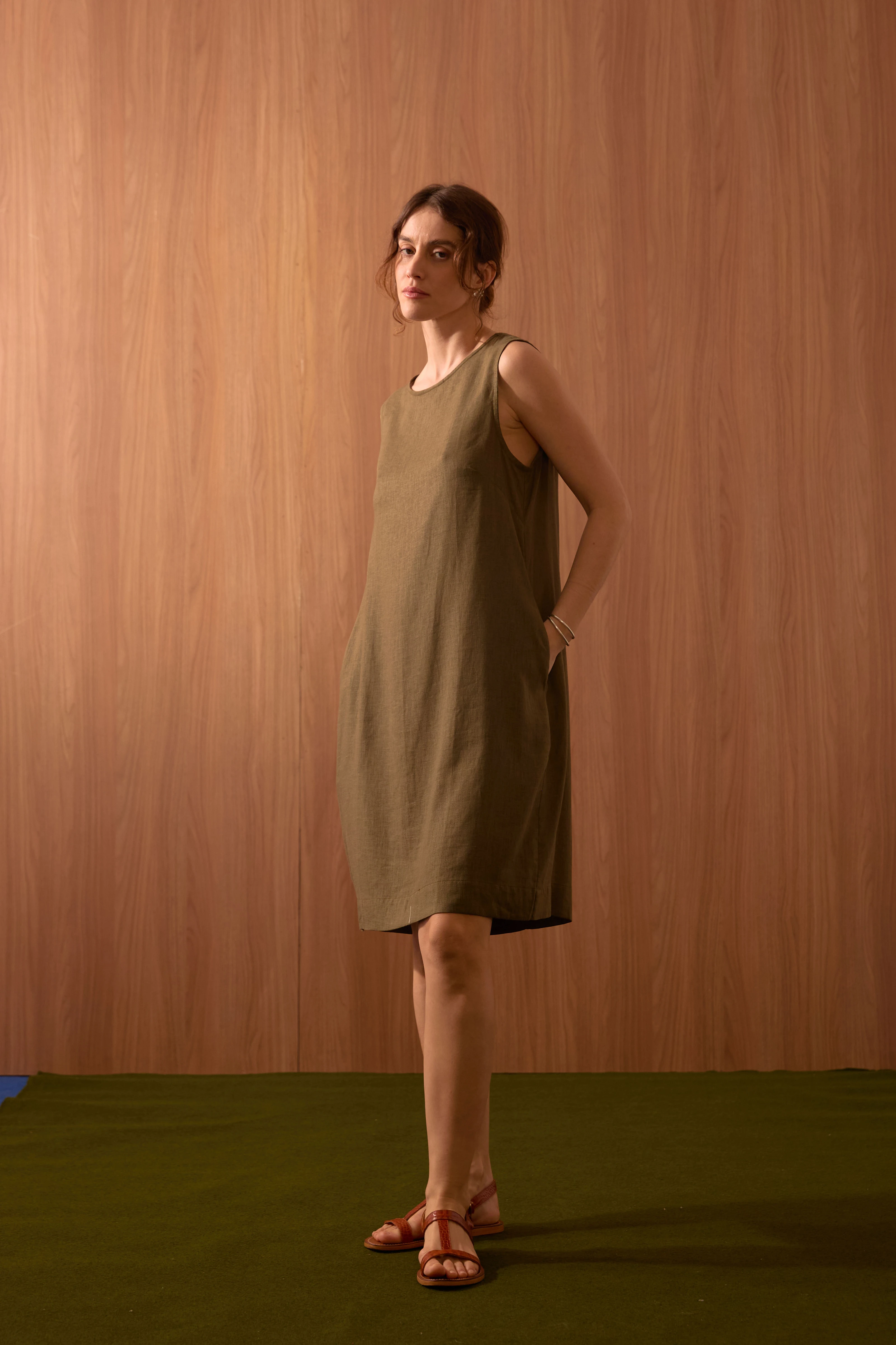 VESTIDO LINHO "VL" BOTOES COSTAS